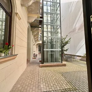 Gracia House Apartahotel